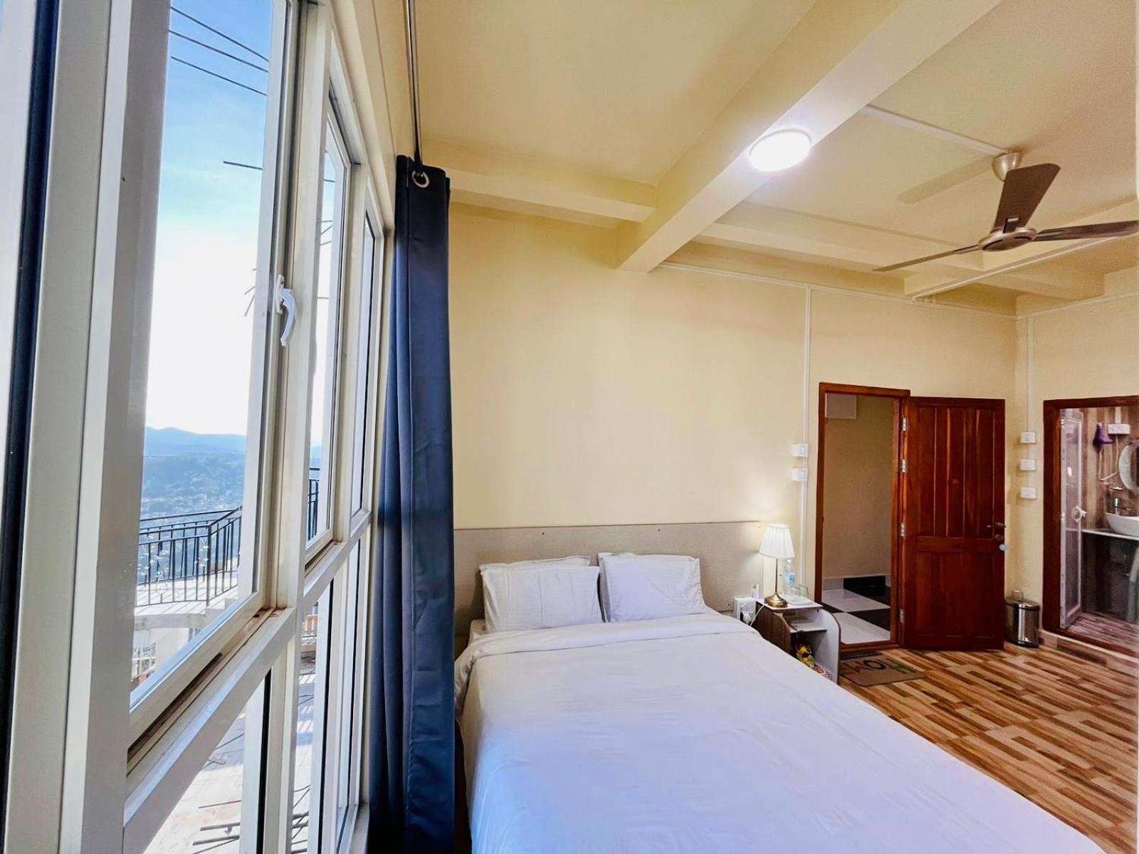 Aizawl Guest House Apartments Esterno foto